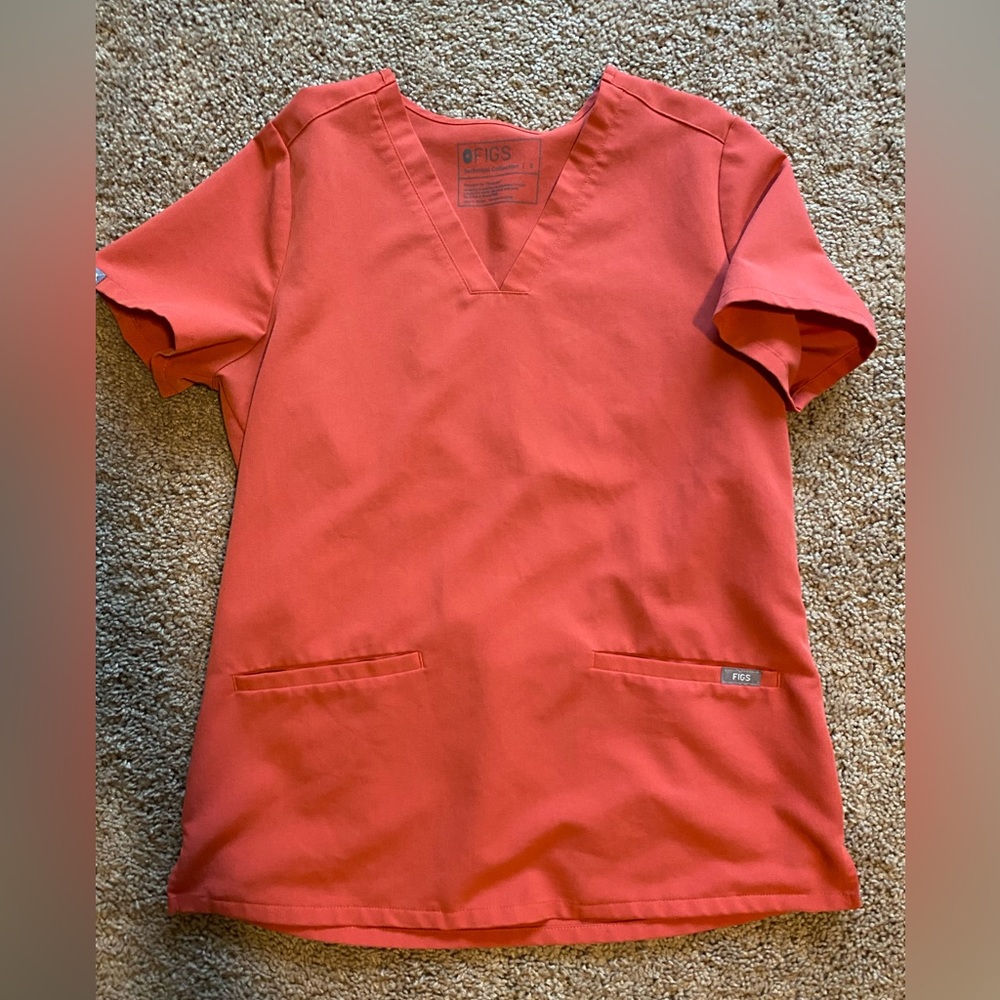 Figs scrub top size small